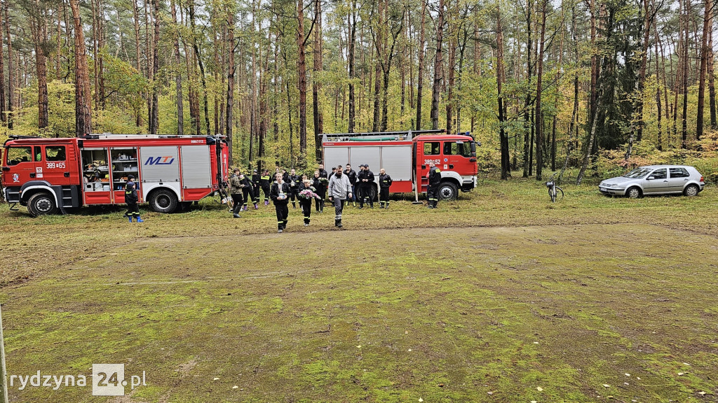 sprzątali mogiły w lesie pod Rydzyną