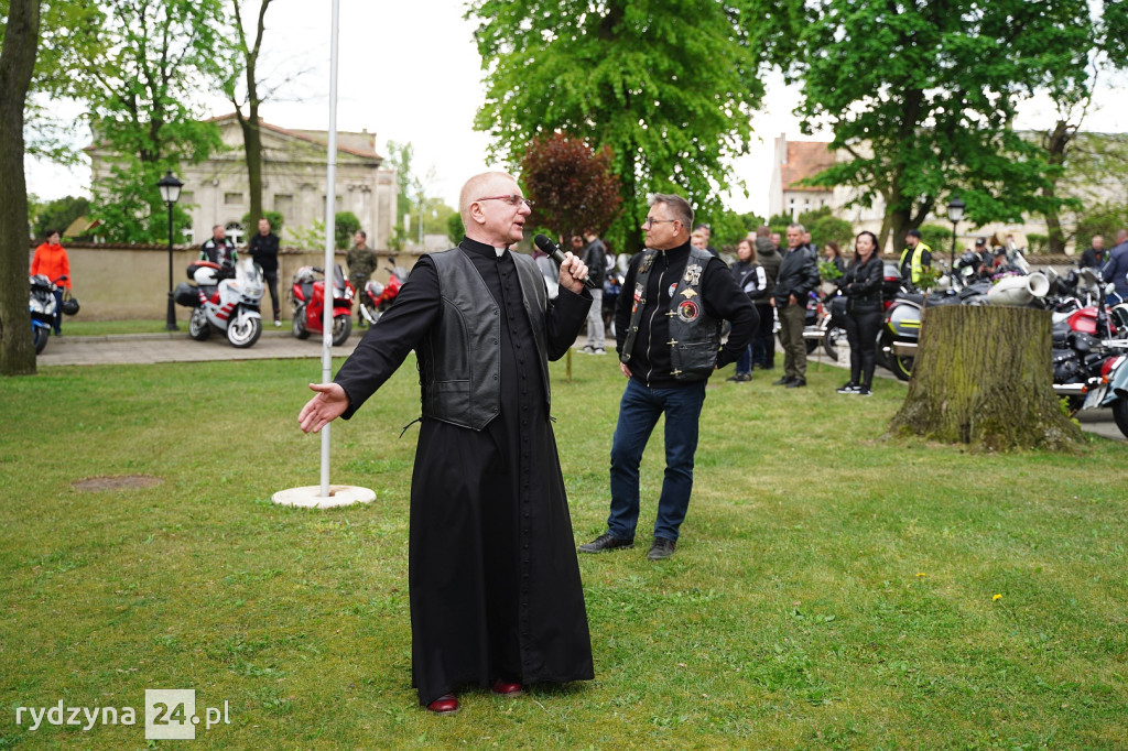 Setki motocyklistów zjechały do Rydzyny