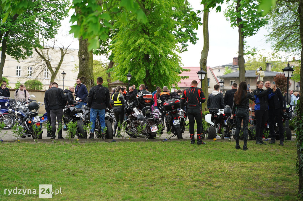 Setki motocyklistów zjechały do Rydzyny