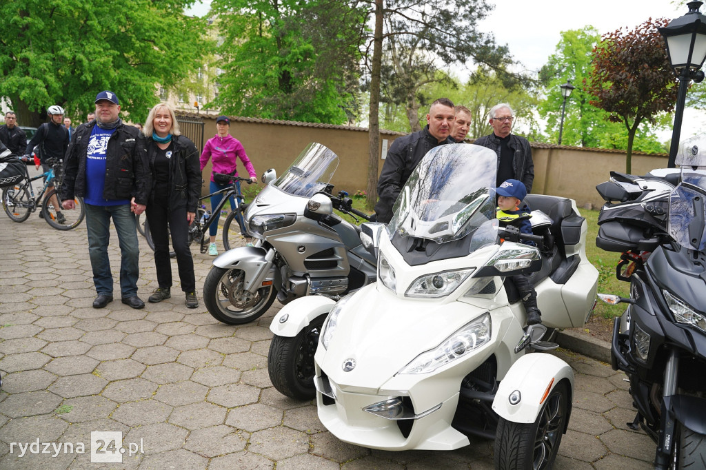 Setki motocyklistów zjechały do Rydzyny