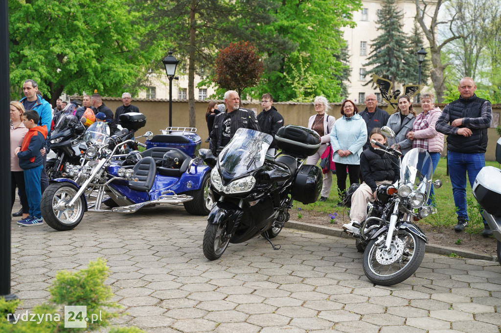 Setki motocyklistów zjechały do Rydzyny