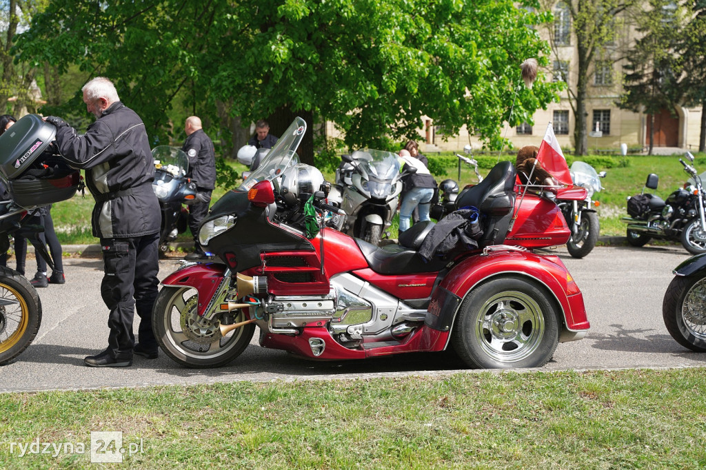 Setki motocyklistów zjechały do Rydzyny