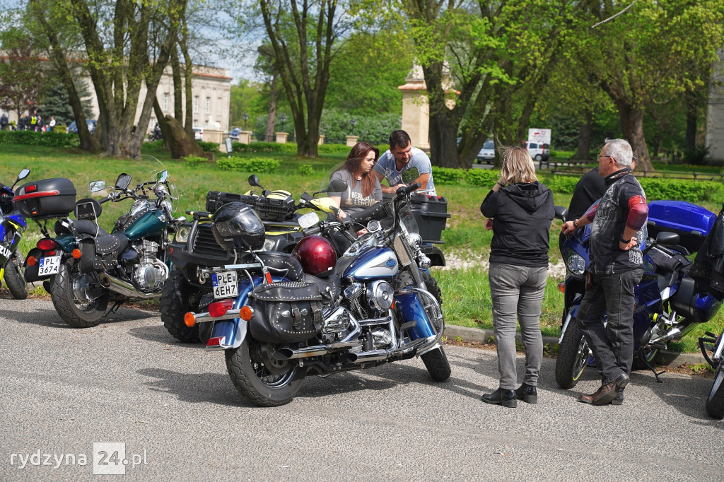 Setki motocyklistów zjechały do Rydzyny