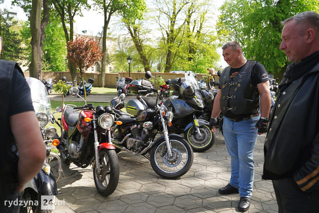 Setki motocyklistów zjechały do Rydzyny