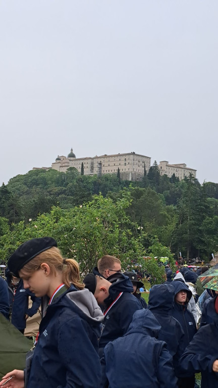 Harcerze z Dąbcza w Hołdzie Bohaterom