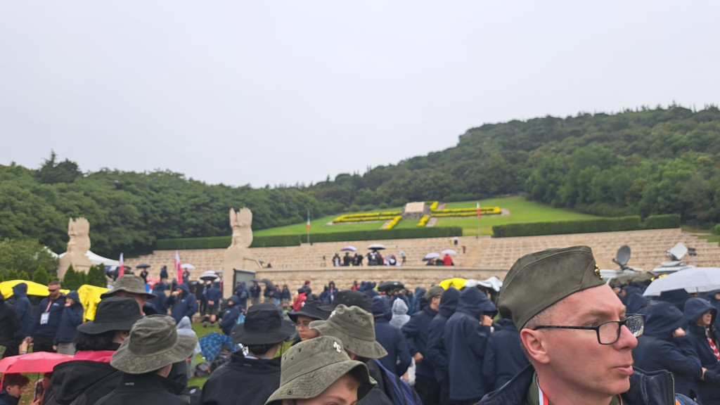 Harcerze z Dąbcza w Hołdzie Bohaterom