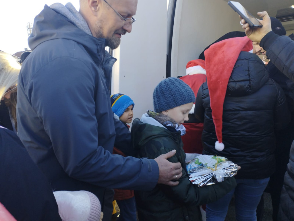 Spotkanie z Mikołajem w Stroniu Śląskim – paczki wyjechały z Rydzyny