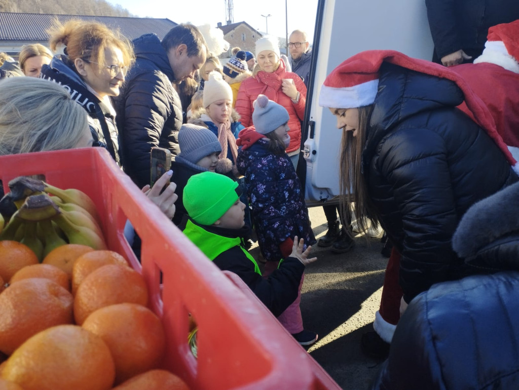 Spotkanie z Mikołajem w Stroniu Śląskim – paczki wyjechały z Rydzyny