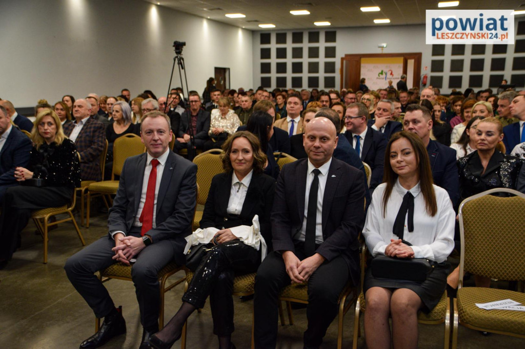 Chór NOVUM z Rydzyny wyróżniony za działalność kulturalną w powiecie leszczyńskim