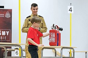 Młodzież Zapobiega Pożarom  - Strażacki piątek w rydzyńskiej szkole podstawowej-2749