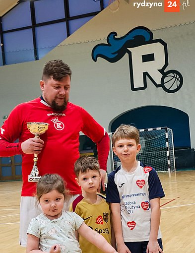 Turniej Piłki Halowej o Puchar WOŚP w Rydzynie – Sukces Sportowy i Charytatywny-101505