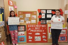 SOSW-w-Rydzynie-podswietlony-na-czerwono-–-podsumowanie-kampanii-‘Dziecinstwo-bez-przemocy-00014