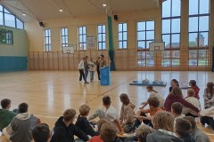 Edukacyjne-spotkanie-z-pierwszej-pomocy-w-Szkole-Podstawowej-w-Rydzynie-002