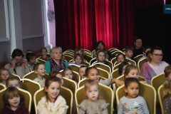 1_Przedstawienie-w-wykonaniu-nauczycieli-SOSW-w-Rydzynie-00015