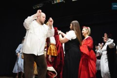 Przedstawienie-w-wykonaniu-nauczycieli-SOSW-w-Rydzynie-00069