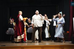 Przedstawienie-w-wykonaniu-nauczycieli-SOSW-w-Rydzynie-00072