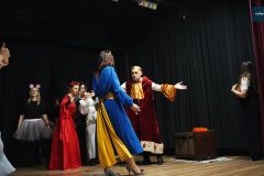 Przedstawienie-w-wykonaniu-nauczycieli-SOSW-w-Rydzynie-00075