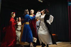 Przedstawienie-w-wykonaniu-nauczycieli-SOSW-w-Rydzynie-00077