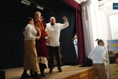 Przedstawienie-w-wykonaniu-nauczycieli-SOSW-w-Rydzynie-00083