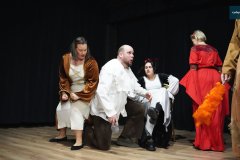 Przedstawienie-w-wykonaniu-nauczycieli-SOSW-w-Rydzynie-00095