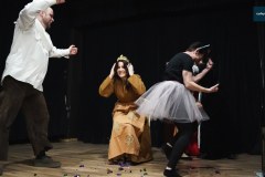 Przedstawienie-w-wykonaniu-nauczycieli-SOSW-w-Rydzynie-00098