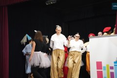 Przedstawienie-w-wykonaniu-nauczycieli-SOSW-w-Rydzynie-00106