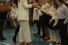 Pasowanie-pierwszoklasistow-w-Szkole-Podstawowej-w-Dabczu-012