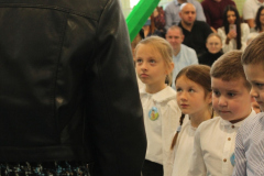 Pasowanie-pierwszoklasistow-w-Szkole-Podstawowej-w-Dabczu-016