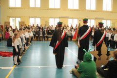 Pasowanie-pierwszoklasistow-w-Szkole-Podstawowej-w-Dabczu-022