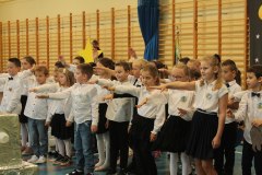 Pasowanie-pierwszoklasistow-w-Szkole-Podstawowej-w-Dabczu-026
