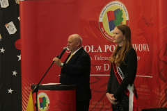 Pasowanie-pierwszoklasistow-w-Szkole-Podstawowej-w-Dabczu-040