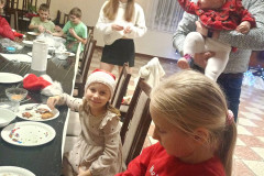 Swiety-Mikolaj-odwiedzil-dzieci-z-Maruszewa-0006