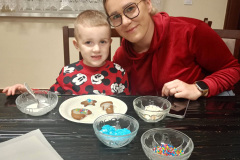 Swiety-Mikolaj-odwiedzil-dzieci-z-Maruszewa-0007