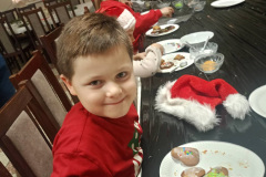 Swiety-Mikolaj-odwiedzil-dzieci-z-Maruszewa-0008