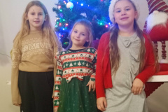 Swiety-Mikolaj-odwiedzil-dzieci-z-Maruszewa-0013