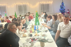 Swiety-Mikolaj-odwiedzil-dzieci-z-Maruszewa-0015