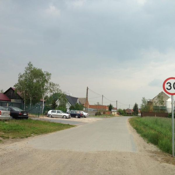 Ograniczenie prędkości przy wjeździe do Tworzanek