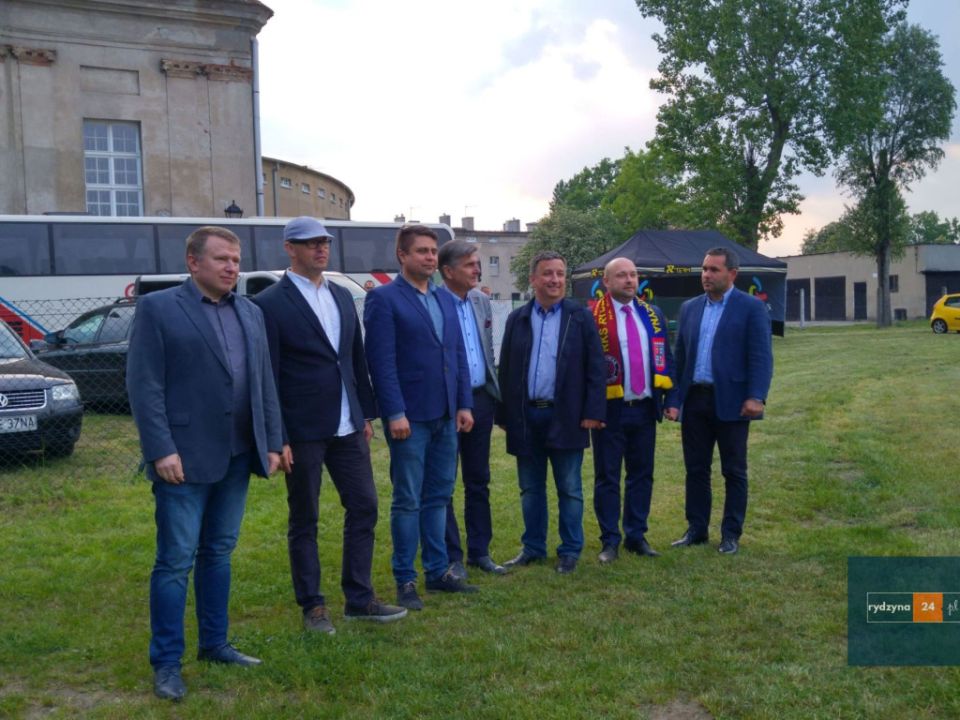 Jak równy z równym