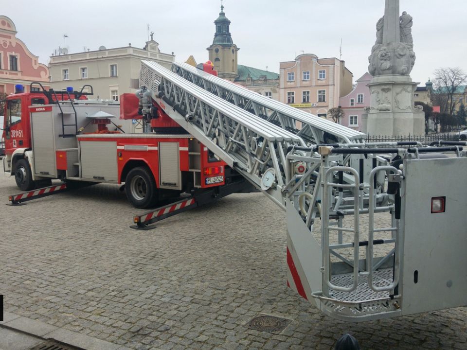 Syrena opuściła Ratusz