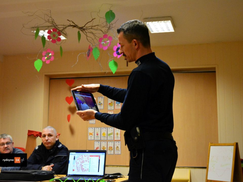 Policjanci wyjaśniali w Pomykowie
