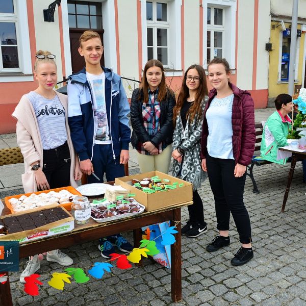Wielkanocnie na Rynku w Rydzynie