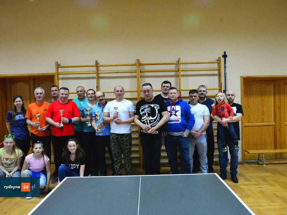 Rojęczyn. Zagrali w tenisa stołowego