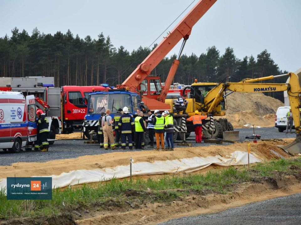 Wypadek przy budowanej S5. Kierowca walca w szpitalu