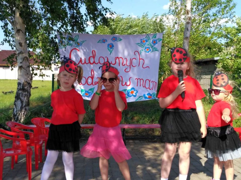 Biedronki z Kłody wystąpiły dla rodziców