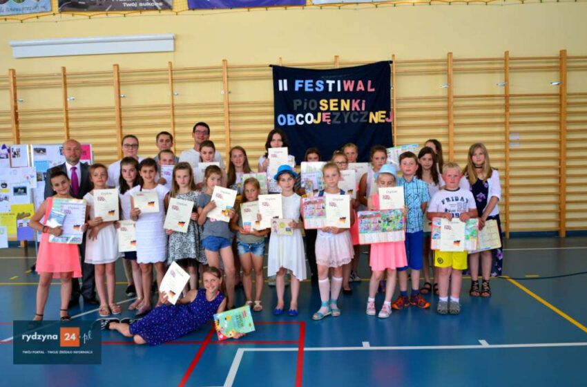  II FESTIWAL PIOSENKI OBCOJĘZYCZNEJ W DĄBCZU