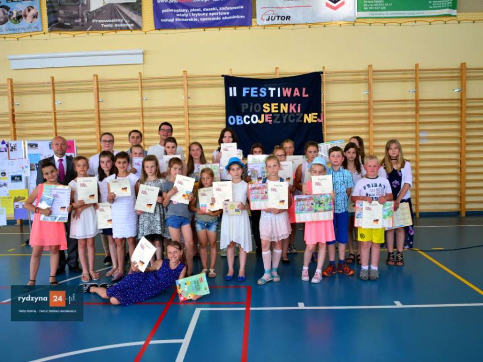 II FESTIWAL PIOSENKI OBCOJĘZYCZNEJ W DĄBCZU