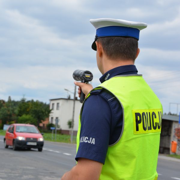 Bezpieczne wakacje na drodze – policyjna akcja „Prędkość”
