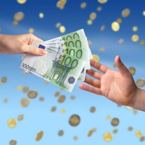 Samochód dla OSP Rydzyna oraz drogi w Kłodzie i Dąbczu dzięki dotacjom