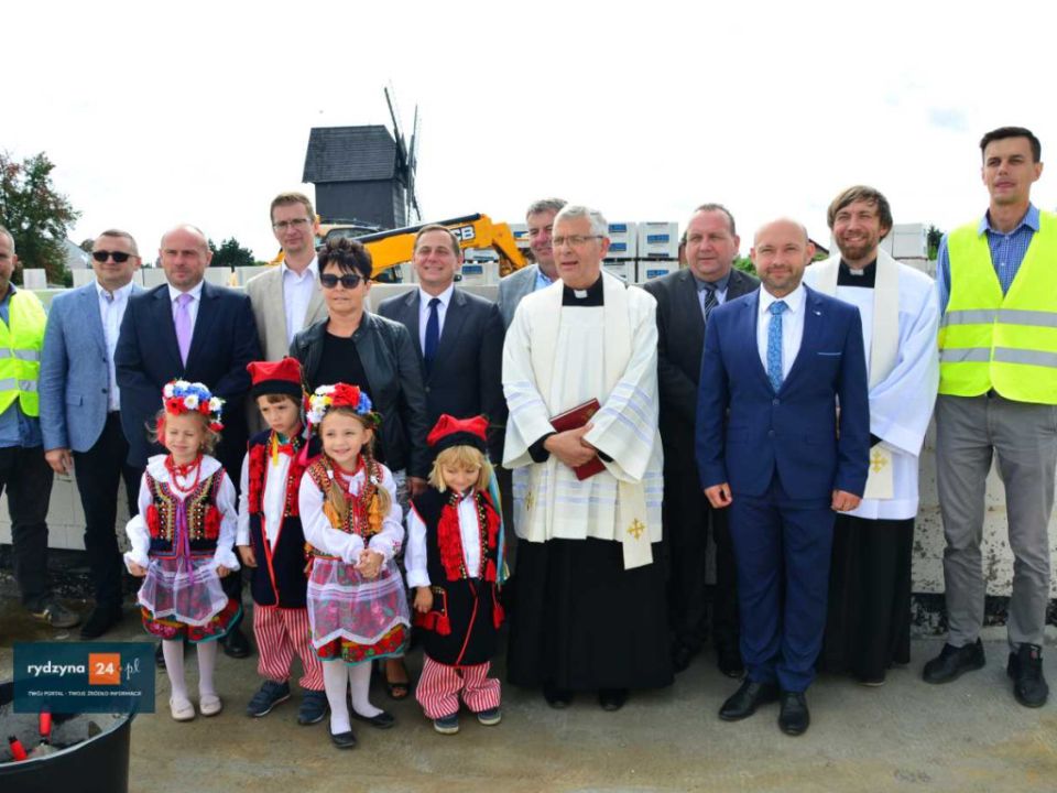 W budowanym przedszkolu wmurowali kapsułę czasu