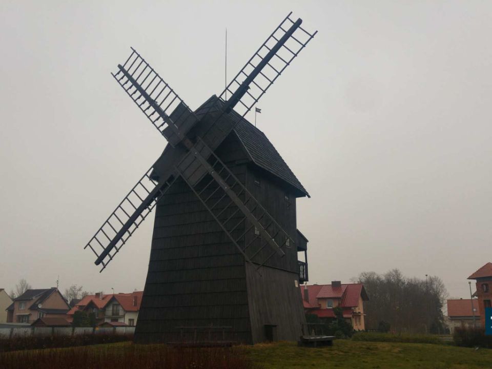 „Pole minowe” wokół wiatraka